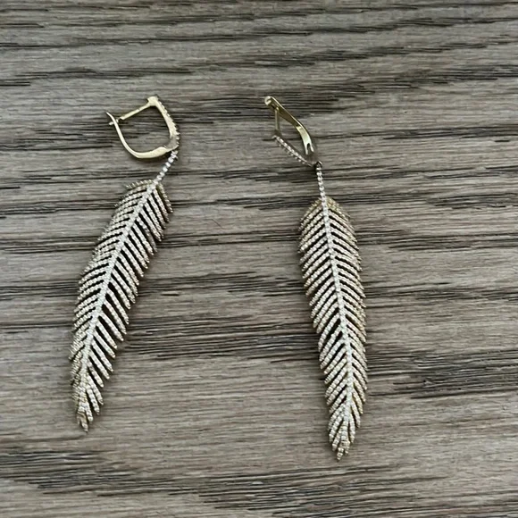 Jennifer Miller gold plated feather earrings. Great condition! - Picture 1 of 1